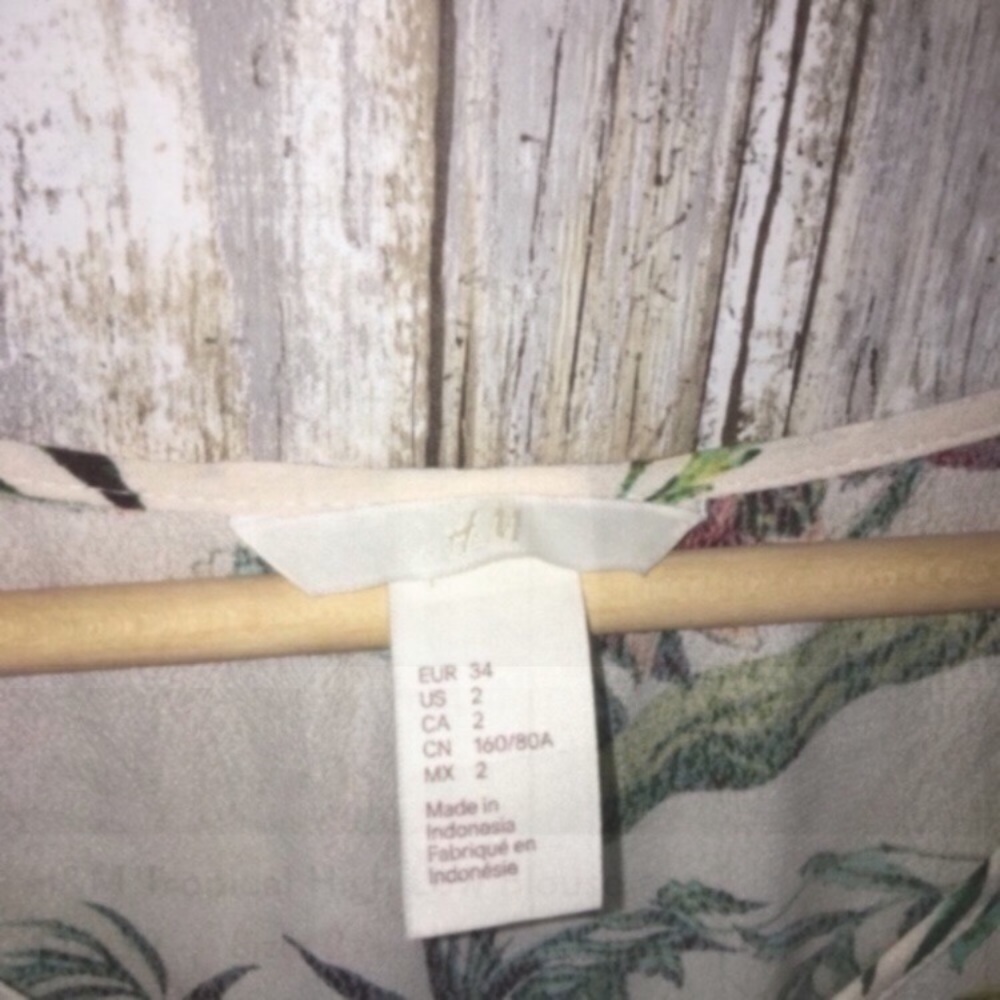 H&M Tropical High Low Blouse - Picture 4 of 5